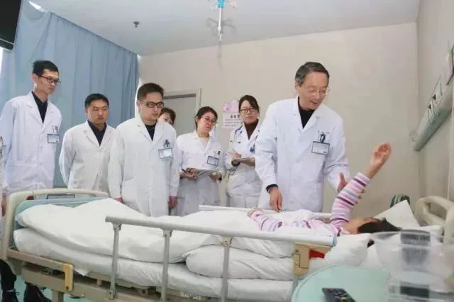 大医丨探索神经密码保驾生命中枢——吴坚