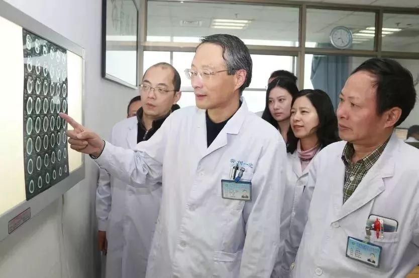 大医丨探索神经密码保驾生命中枢——吴坚