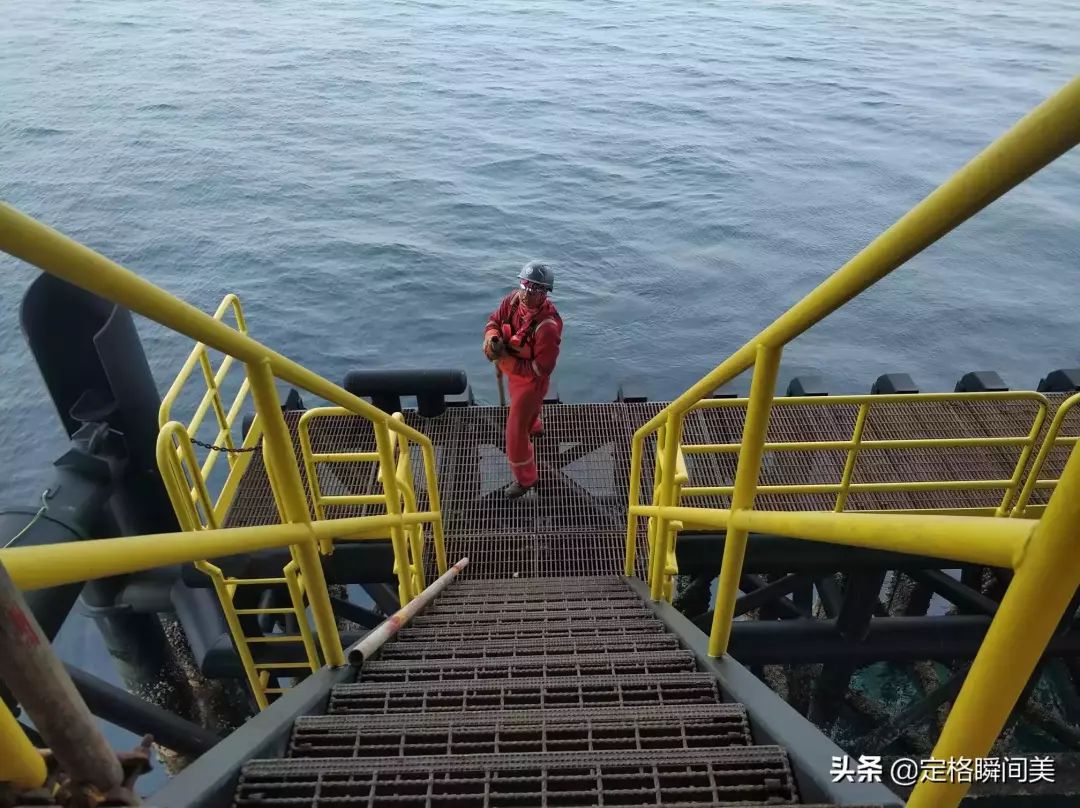 “我在卡塔尔，波澜壮阔的大海中央，奋斗着！为国争光！”丨我的青春宣言