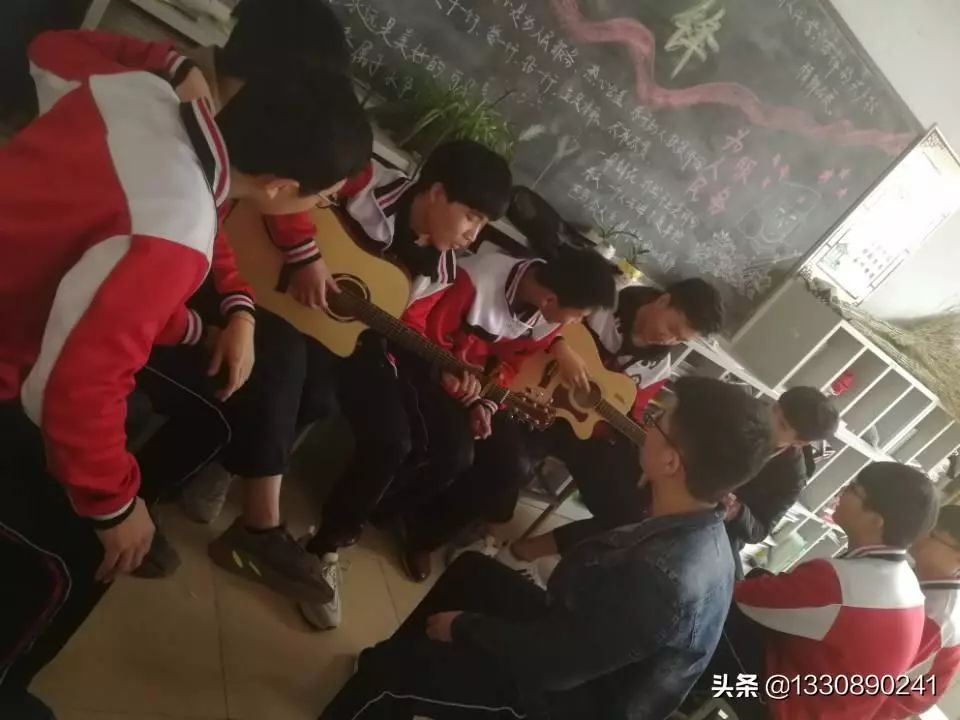 “我在卡塔尔，波澜壮阔的大海中央，奋斗着！为国争光！”丨我的青春宣言