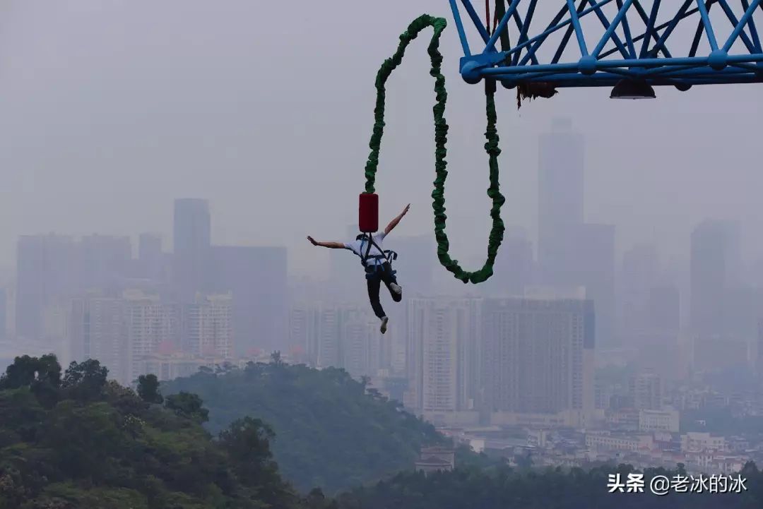 “我在卡塔尔，波澜壮阔的大海中央，奋斗着！为国争光！”丨我的青春宣言