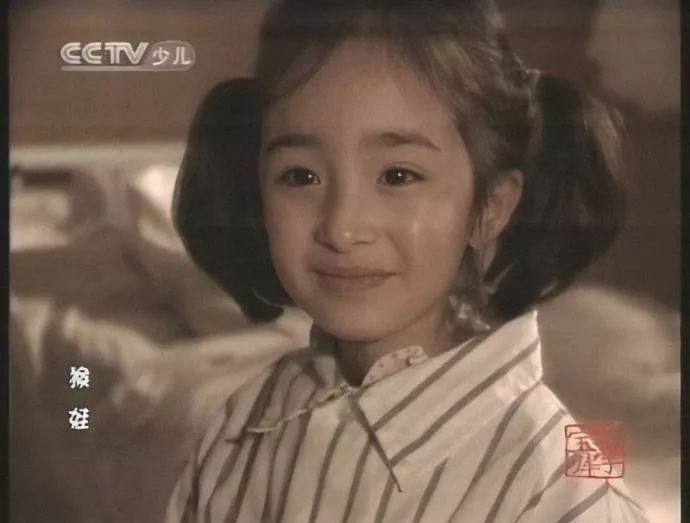 杨幂同款发型学生党双马尾,杨幂同款发型半扎双马尾