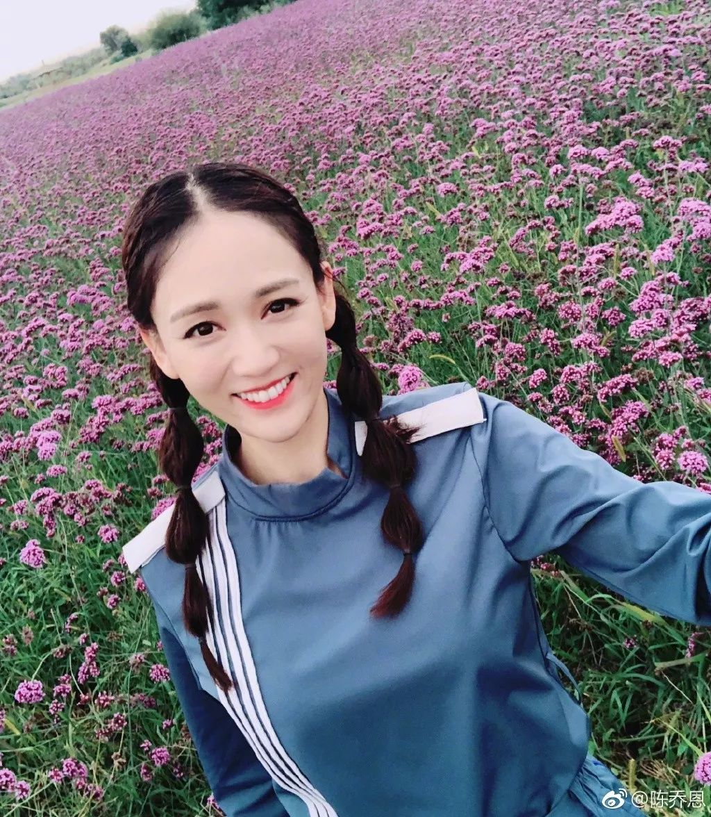 杨幂同款发型学生党双马尾,杨幂同款发型半扎双马尾