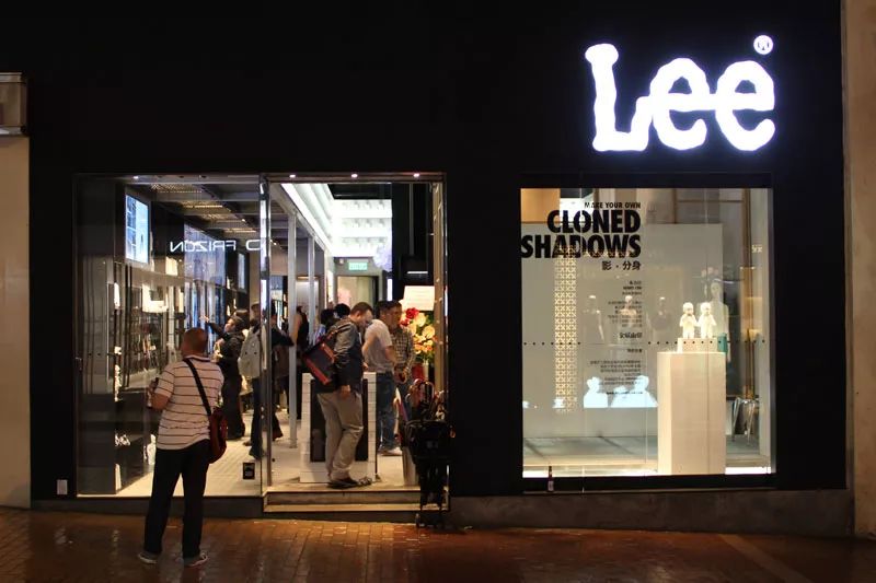 HugoBoss第一季度利润大跌31%；Instagram推出博主电商功能；Gucci美妆业务有望突破10亿美元