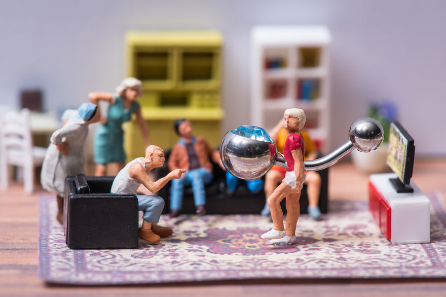 变着法子拍“罐头小人”：小小世界真奇妙