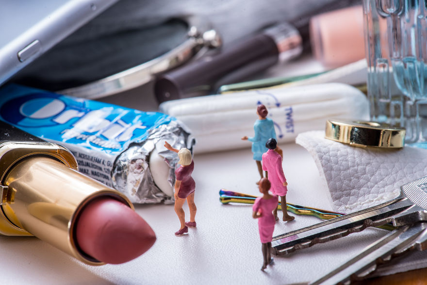 变着法子拍“罐头小人”：小小世界真奇妙