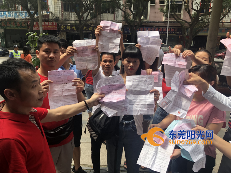 等长了脖子也等不到！收费后驾校却迟迟不安排练车，这群学员很无奈！