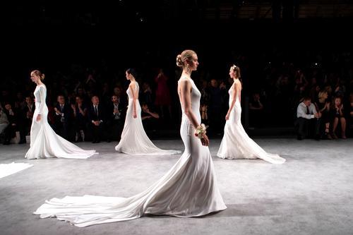 巴塞罗那高级婚纱时装,巴塞罗那2019秋冬婚纱秀