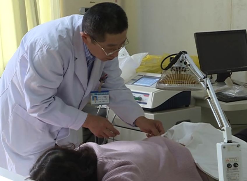 杏林妙手，德医双馨——记县中医院院长助理邢德和