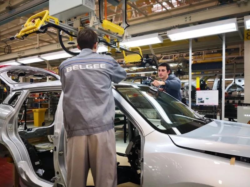 东风万里绘宏图——以习*平近**同志为核心的*党**中央推动共建“一带一路”纪实