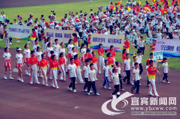 阳光体育小学田径赛,阳光体育校园足球赛