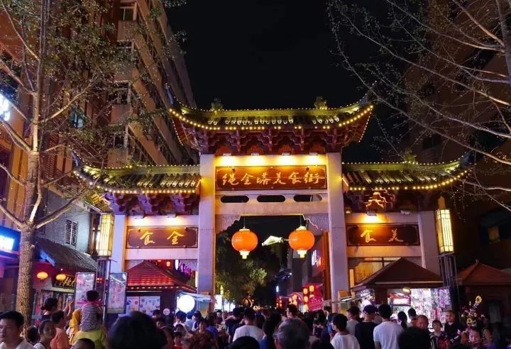 大批人涌进的城市,南昌最好逛的街