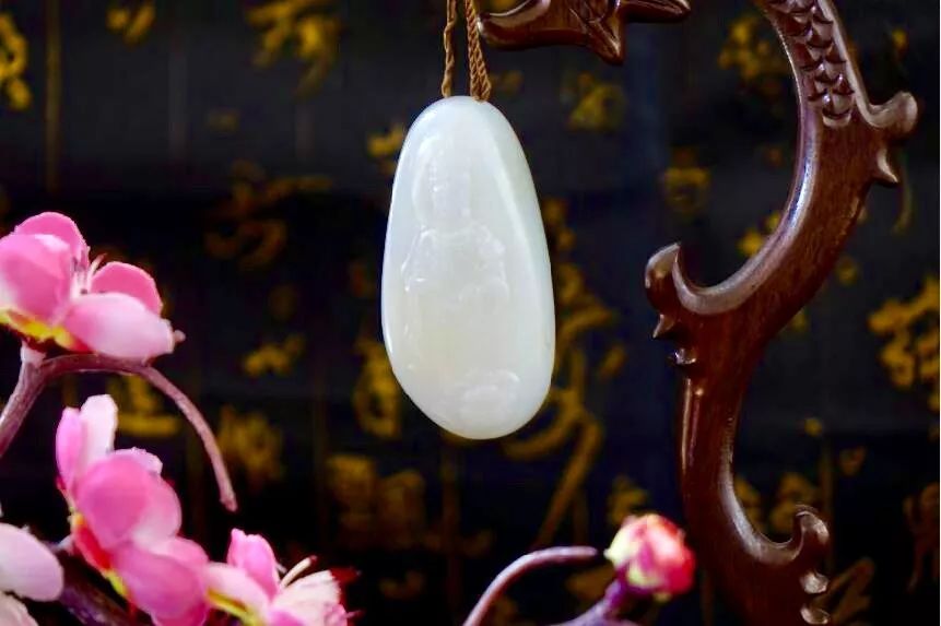 【双节钜惠】昌吉500个和田玉挂件免费送！和田玉低至三折起，进店即有好礼相赠！