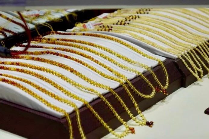 【双节钜惠】昌吉500个和田玉挂件免费送！和田玉低至三折起，进店即有好礼相赠！