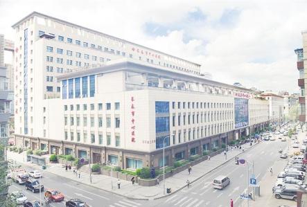 长春市中心医院院长陈明强：七十载栉风沐雨打造“市民自己的医院”