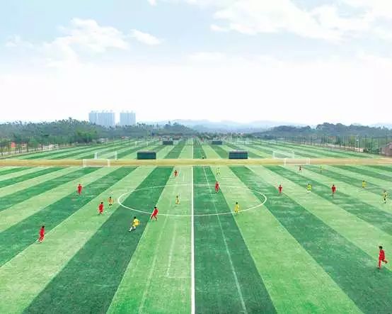 恒大青训快乐足球夏令营,恒大足球暑假训练营