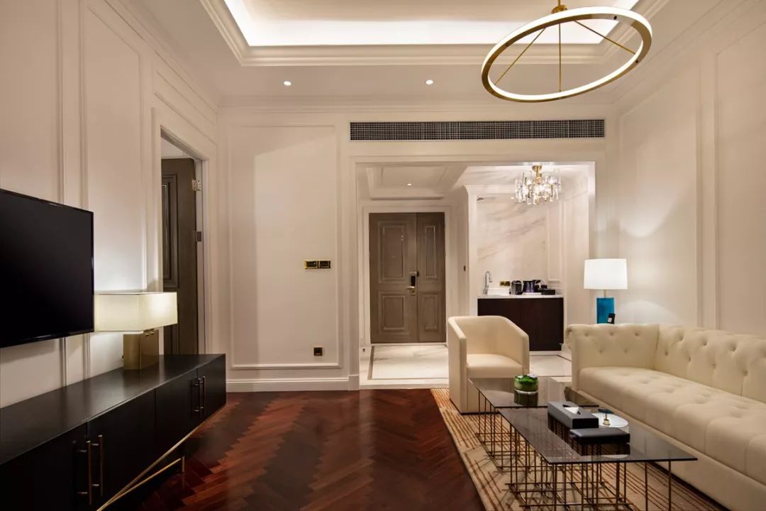 在重庆之巅，住云端奢居吃米其林大餐，刷新山城奢华新高度！