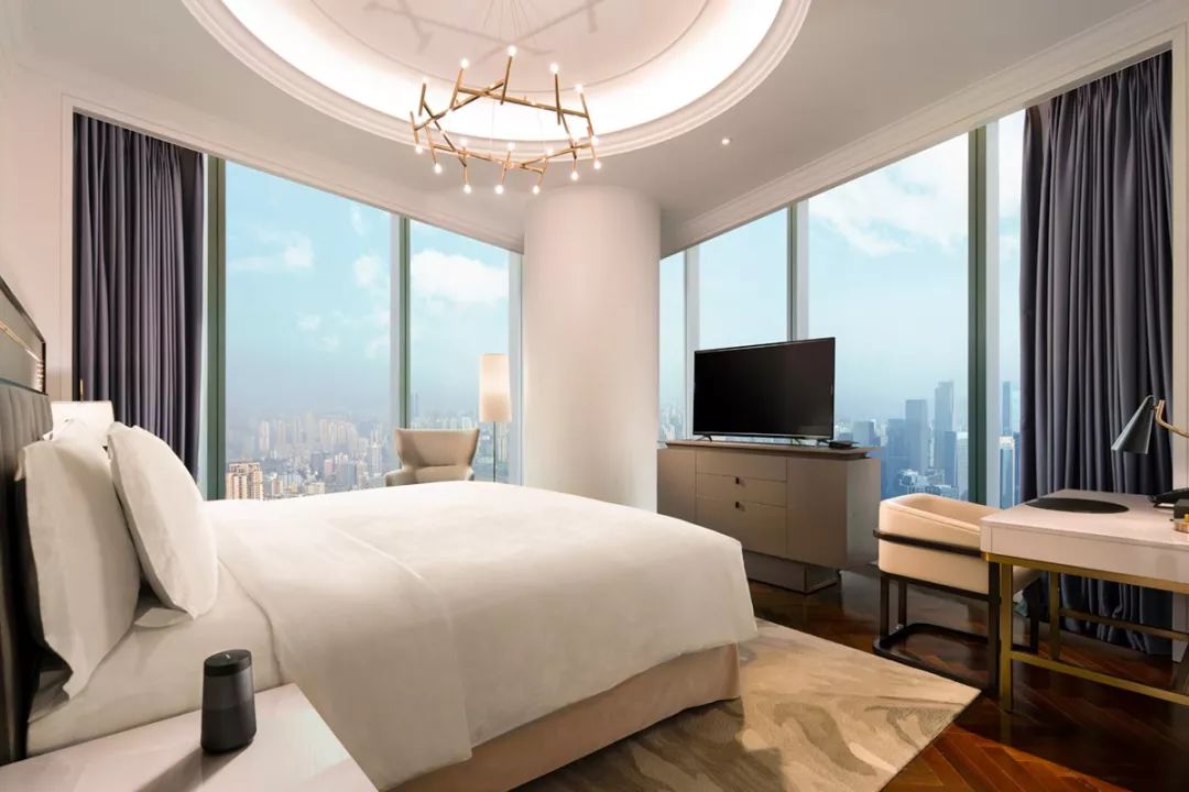 在重庆之巅，住云端奢居吃米其林大餐，刷新山城奢华新高度！