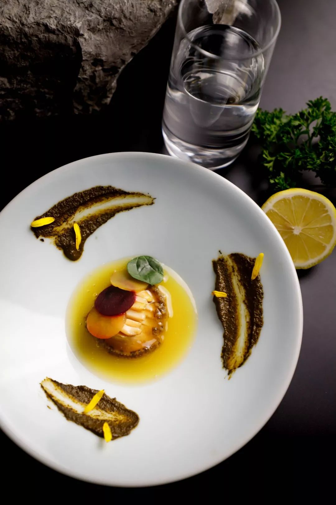 在重庆之巅，住云端奢居吃米其林大餐，刷新山城奢华新高度！