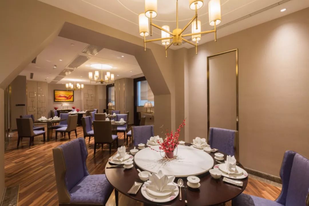 在重庆之巅，住云端奢居吃米其林大餐，刷新山城奢华新高度！