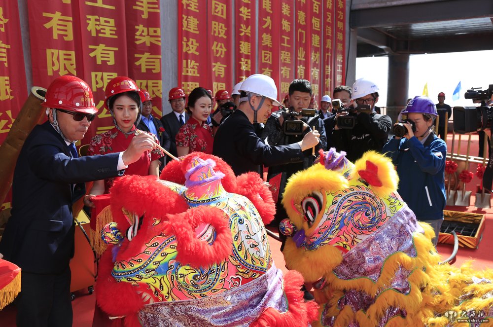 引领商务变革助力经济发展盛达金融广场封顶盛达公馆华丽亮相