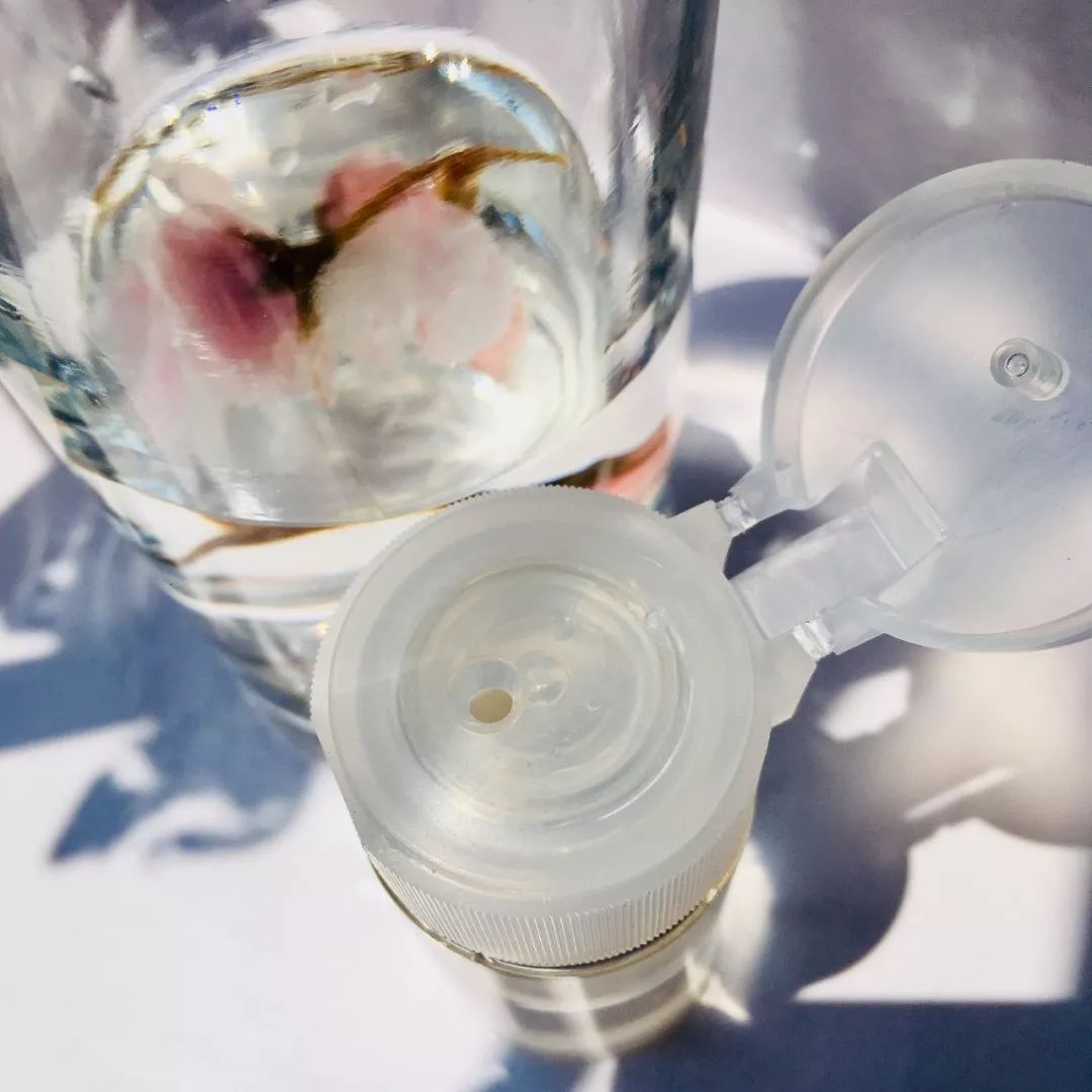 盲测14天揭密|年轻肌特训营收关，那瓶好评如潮的精华水究竟是谁？