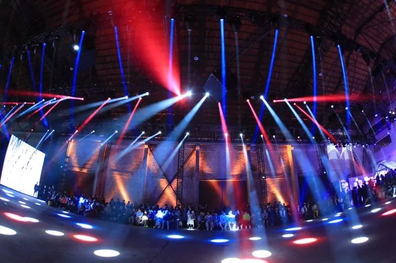 引领潮流时尚，INXX秀场直击