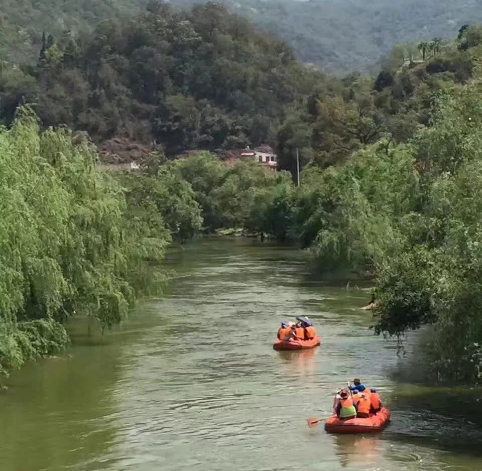 花为美,峡谷风光等你来,娱乐休闲尽开怀