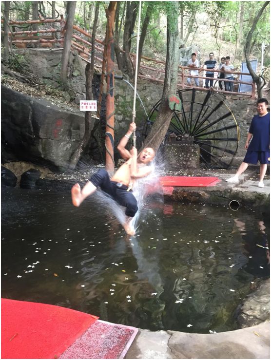 花为美,峡谷风光等你来,娱乐休闲尽开怀