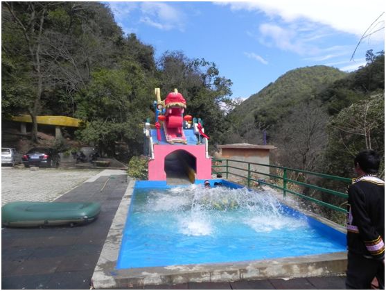 花为美，峡谷风光等你来，娱乐休闲尽开怀