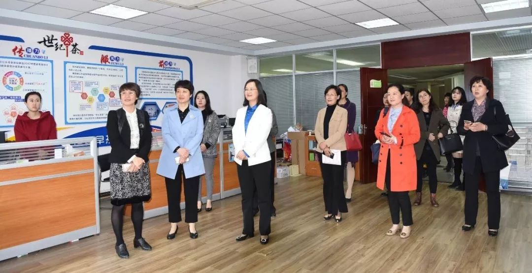 妇联考察交流妇女工作,市妇联赴联系村开展走访慰问活动