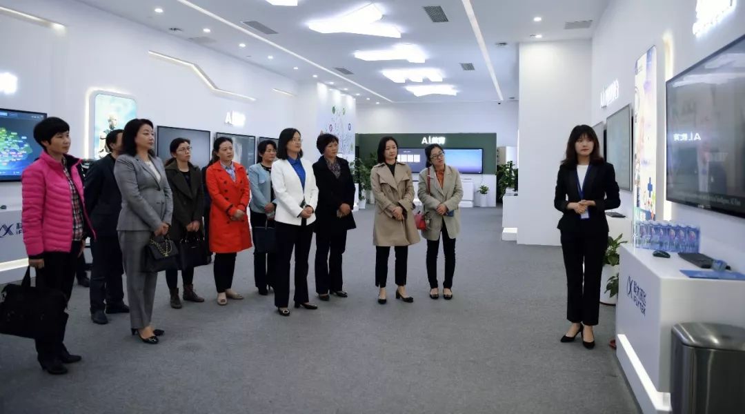 妇联考察交流妇女工作,市妇联赴联系村开展走访慰问活动