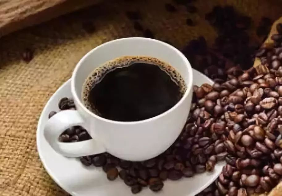 开车时犯困最简单的提神方法,开车吃什么提神不犯困