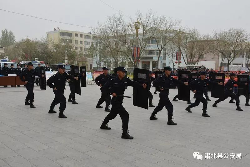 县公安局举办警营开放日活动,热血筑梦铭记警魂警营开放日活动