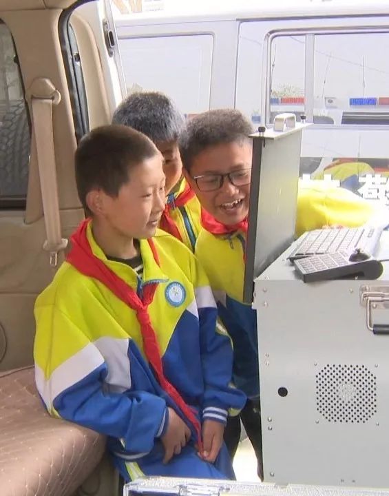 县公安局举办警营开放日活动,热血筑梦铭记警魂警营开放日活动