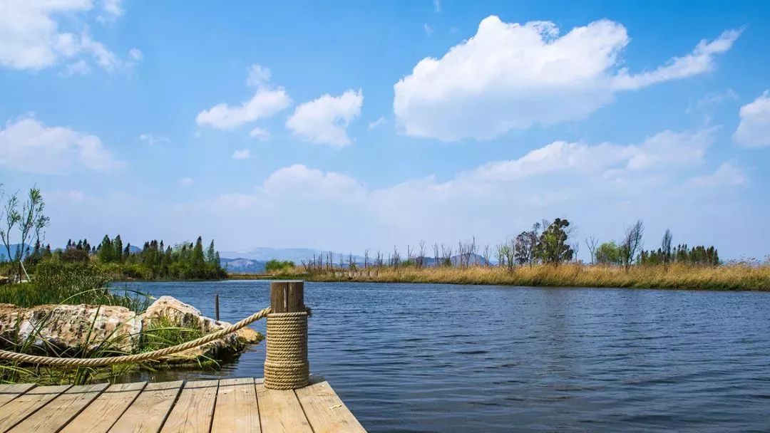 昆明滇池湖畔的美景美的让人陶醉,滇池的落日依旧那么美