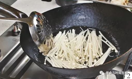 香辣金针菇简单的做法,麻辣虾仁金针菇的做法