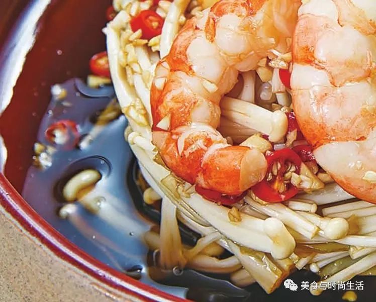 香辣金针菇简单的做法,麻辣虾仁金针菇的做法