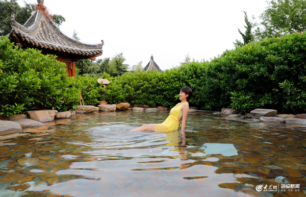 荐游|亭台碧树拥芳卉智圣汤泉觅春色