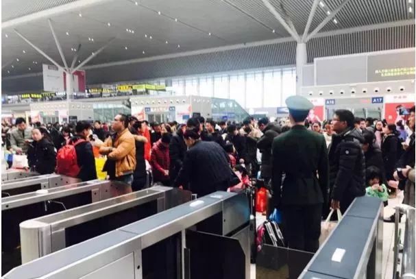 加开列车返程客流,加开五对旅客列车