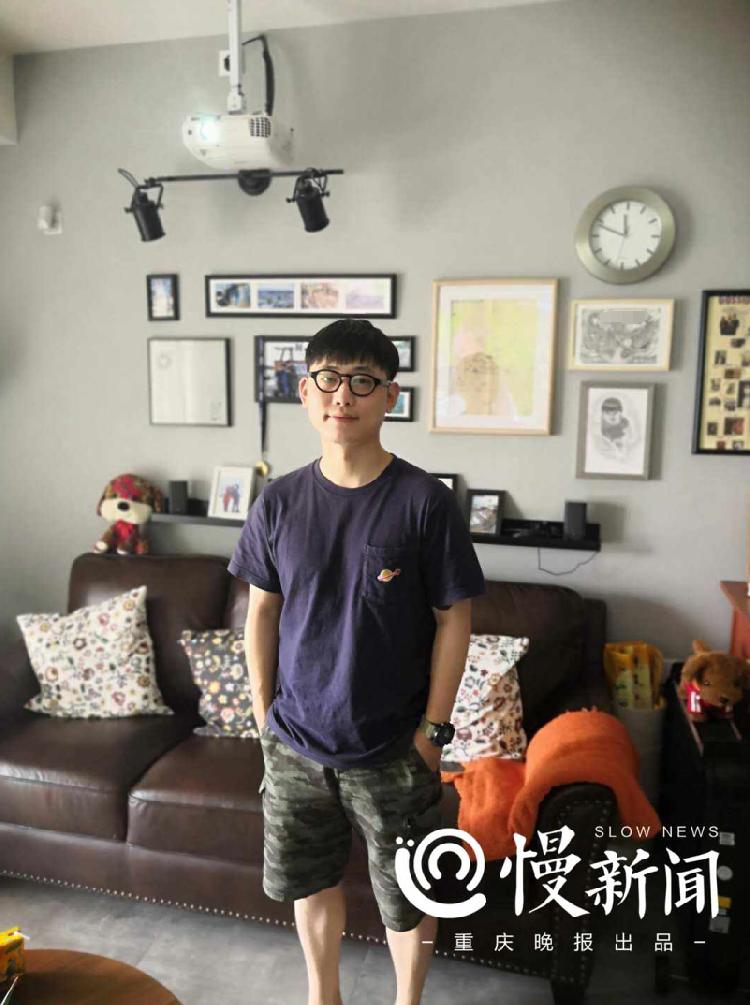 慢新闻·人物|斯威海报的“灵魂画师”:将球队画进二次元做有重庆味道的设计