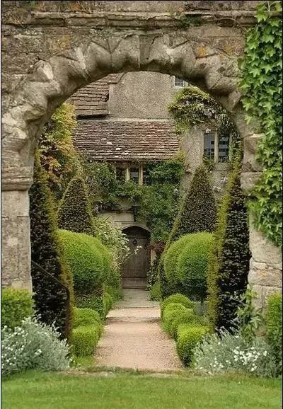 待天气晴好,伦敦阴雨天去哪旅游好