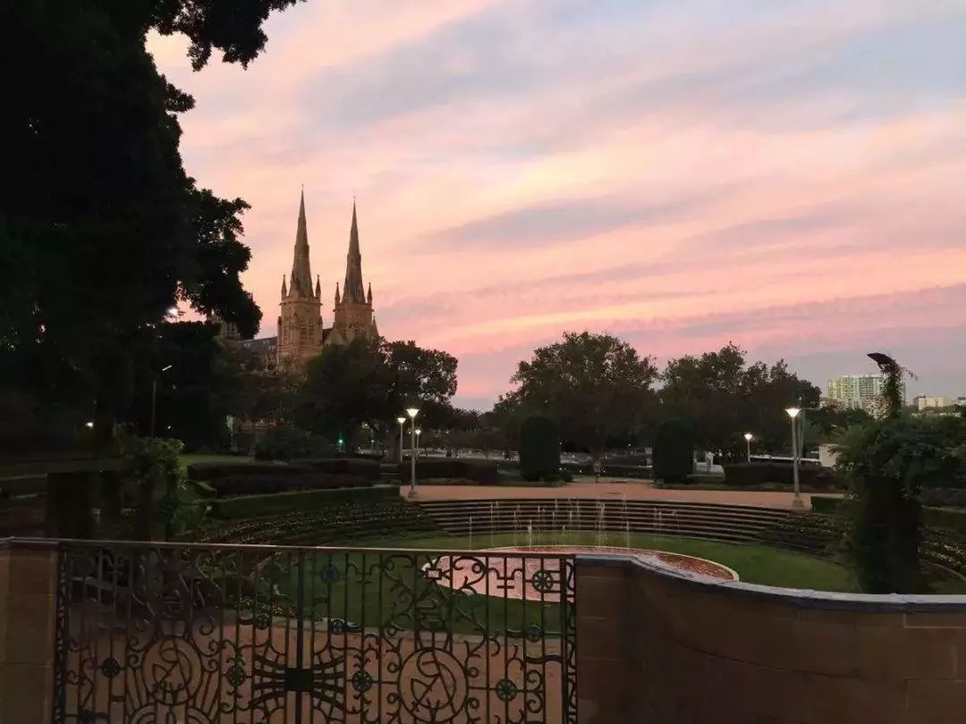 待天气晴好,伦敦阴雨天去哪旅游好