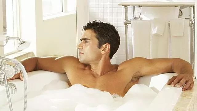 对不起,我没喷香水,那香味是我自带的