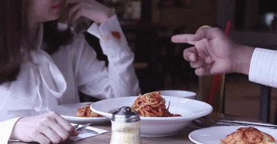 躺着都能洗衣服!国人变态黑科技,一泡,衣服自己就干净了