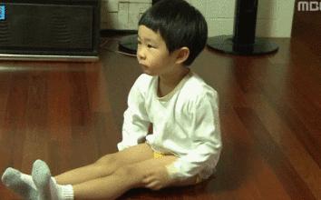 厦门5岁男孩把两颗玻璃珠塞进*体下**，还和姐姐一起瞒着父母！结果