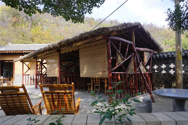 陕西与世隔绝的温泉民宿,西安附近最美的山间民宿