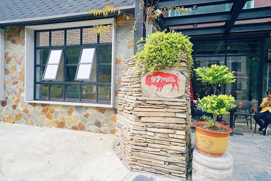 陕西与世隔绝的温泉民宿,西安附近最美的山间民宿