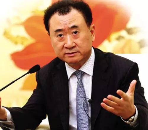 里皮、王健林，两个老男孩的中国足球故事！