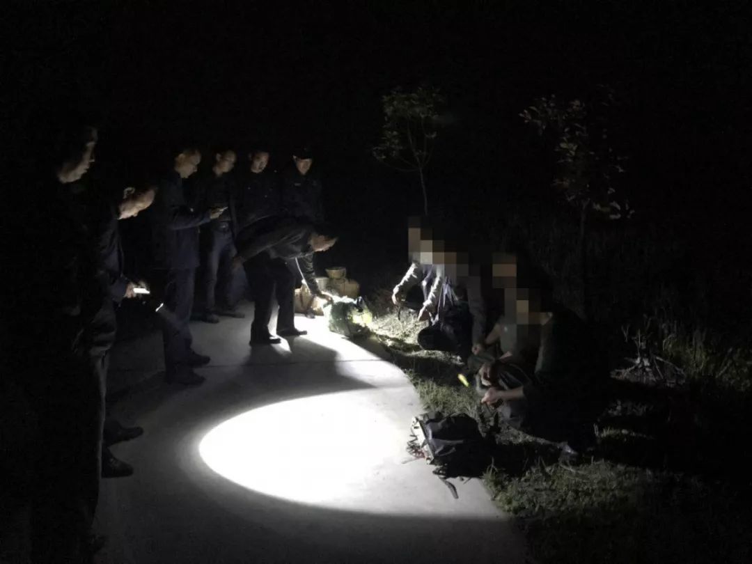 【长江大保护】大快人心！潜江警方夜查汉江成功打掉一电鱼团伙